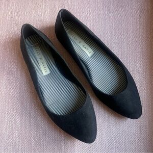 Kelly & Katie black flats